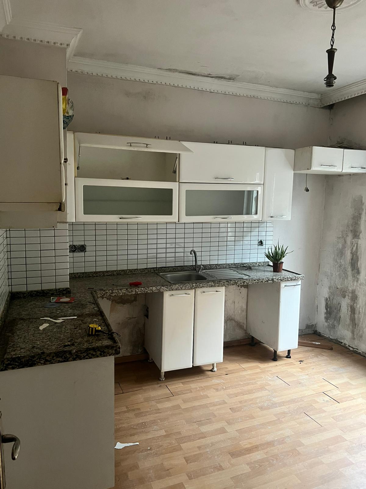 GÜLBAHARHATUN MAHALLE'SİNDE SATILIK 2+1 DAİRE